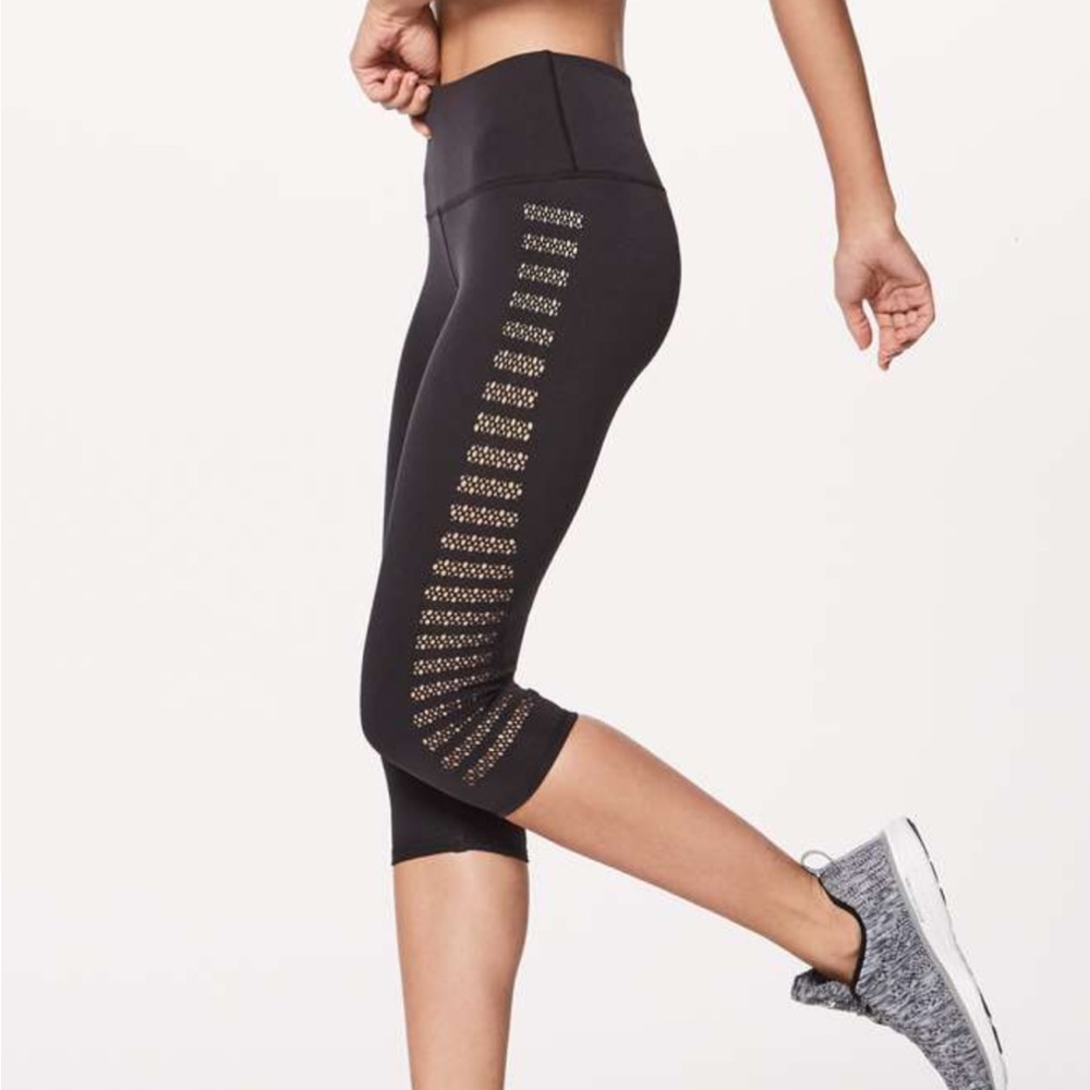 lululemon Reveal Crop (Stripes 17”)